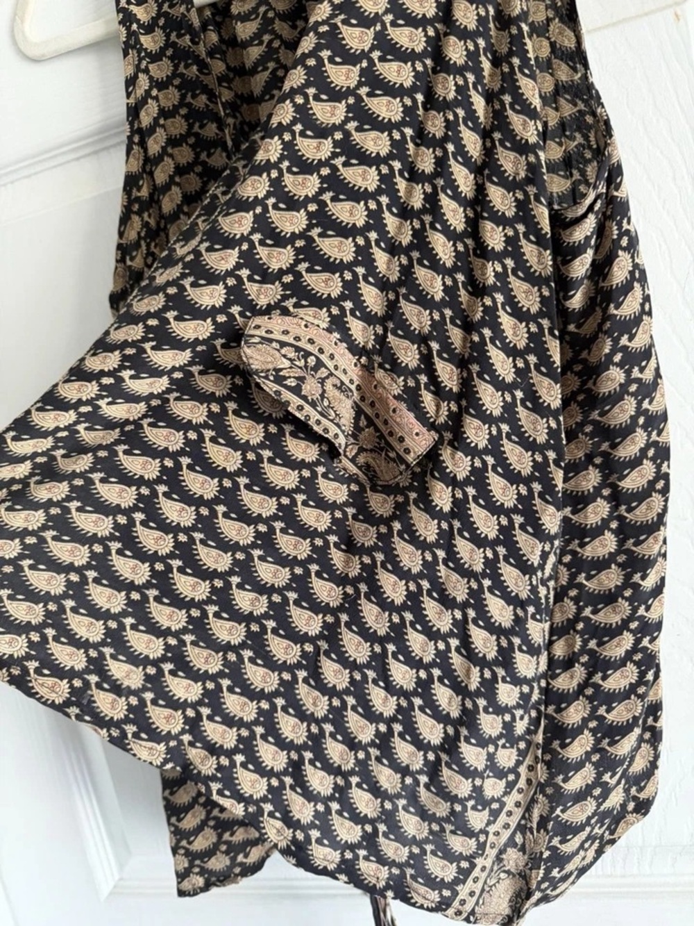 Bae Tie-Front Sleeveless Tank in Black and Cream by Anthropologie-style Label - Picture 3 of 4